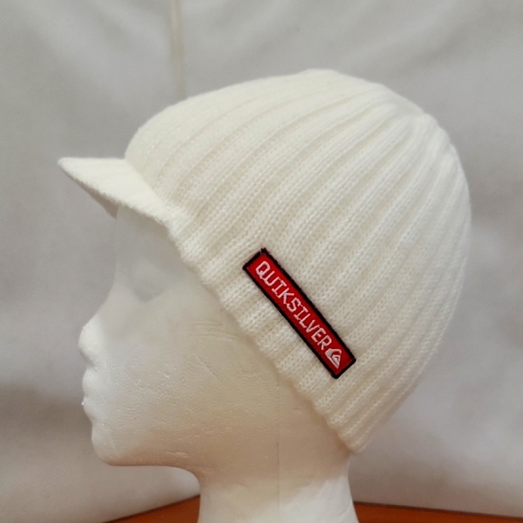 NEW - MEN'S QUICKSILVER IVORY BEANIE WITH VISOR - Picture 1 of 6
